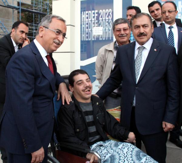 Bakan Eroğlu: Şer odaklarına destansı bir cevap vermemiz lazım