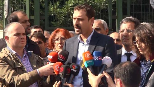 Adliye önünde Tahir Elçi'ye destek açıklaması
