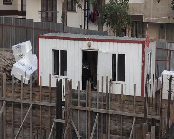 Suriyeli inşaat bekçisinin kulübesinden bomba çıktı