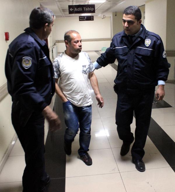 Arkadaşını sırtından bıçakladı