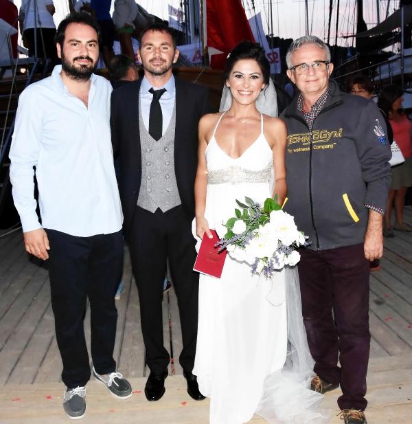 Yat tutkunu denizcileri bir araya getiren nikah