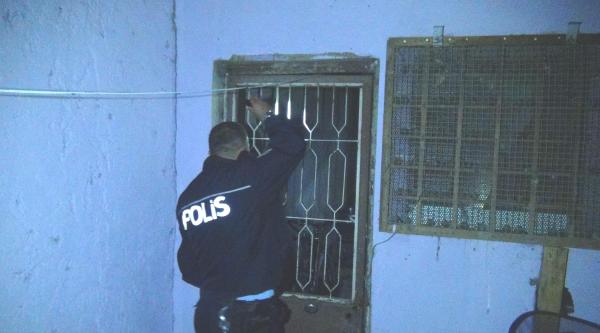 Uyuşturucu satıcılarına şafak baskını: 9 gözaltı