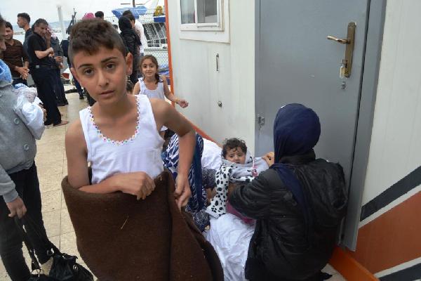 Botları alabora olan 37 Suriyeli denizden kurtarıldı
