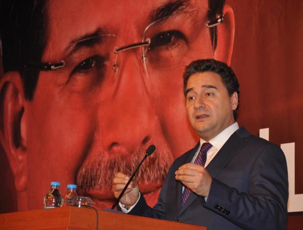 Ali Babacan: HDP'nin 80 sandalyeyi aldıktan sonra eylemsizliğin bitirilmesi affedilecek bir durum değil