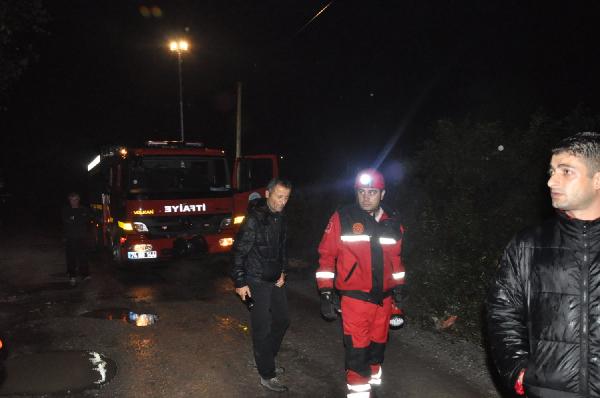 Bartın'da devriye gezen askeri araç ırmağa devrildi