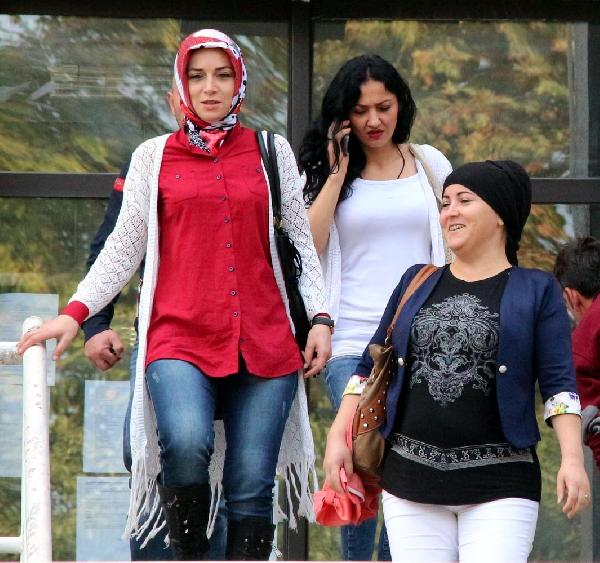 Eşleriyle ilişki yaşamakla suçladıkları kadını döven 3 kadına hapis