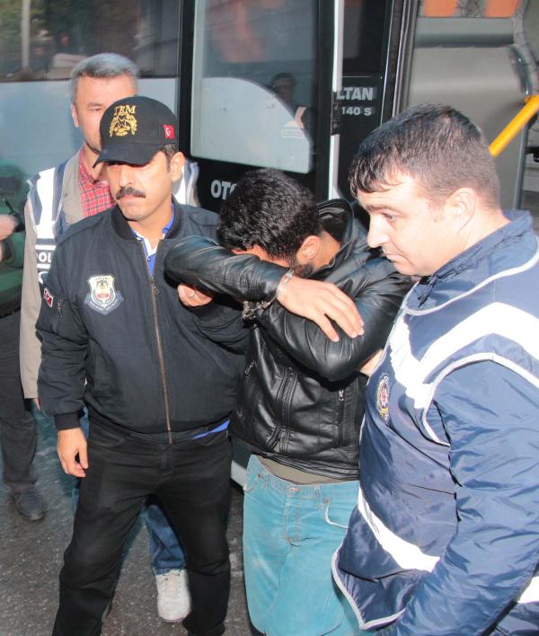 Saruhanlı HDP'de gözaltına alınan 14 kişi adliyede