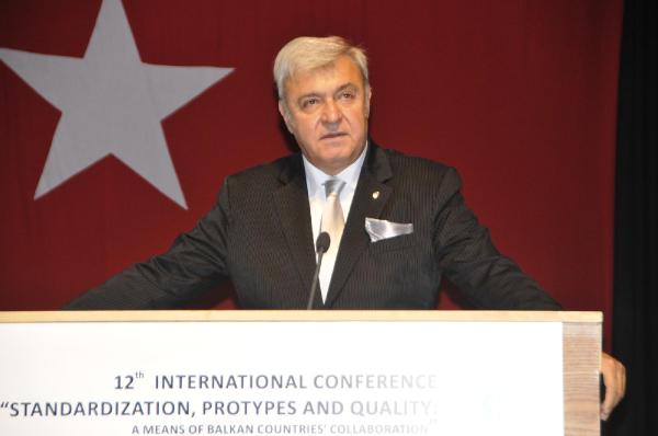 Ahmet Vefik Alp: Türkiye'de 5 milyon sorunlu konut var