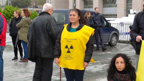 "Nükleer felaket burada başlıyor" yazılı pankarta 24 yıl hapis istemi