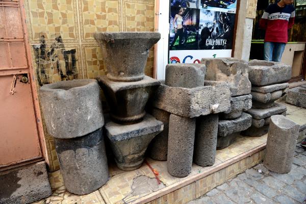 Diyarbakır'da sosyal medya ihbarıyla tarihi taşlar müzeye kazandırıldı