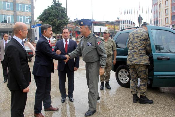 Korgeneral Kökmen, radar üssü inşaatında incelemelerde bulundu