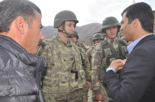 Asker, Dağlıca bölgesine gitmek isteyen HDP'lilere izin vermedi