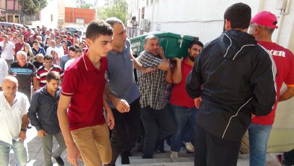 Kavgada ölen Mersin İdmanyurdu'nun tribün lideri toprağa verildi