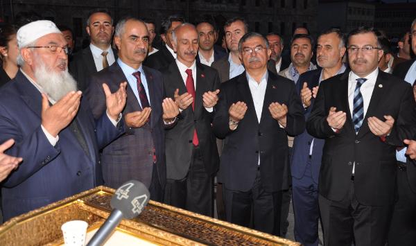 TBMM Başkanı Yılmaz Sivas'ta ziyaretlerde bulundu (2)