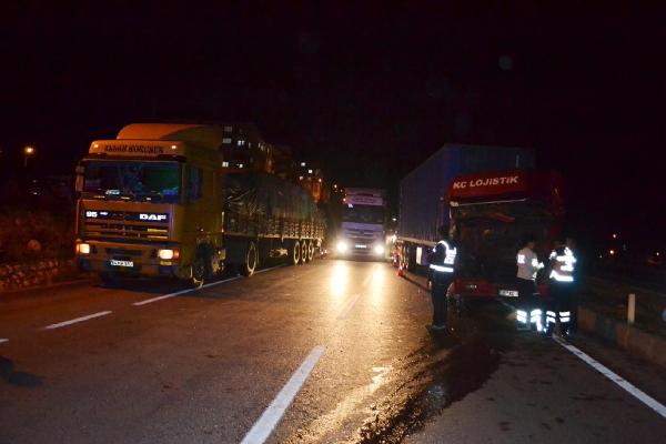 Hurdaya dönen TIR'dan yara almadan çıktı