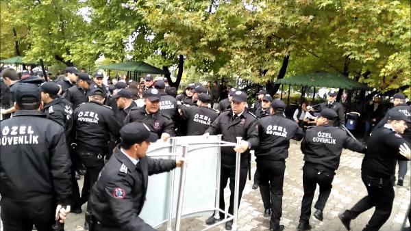 Stant açan üniversite öğrencilerine 'özel güvenlik'ten sert müdahale