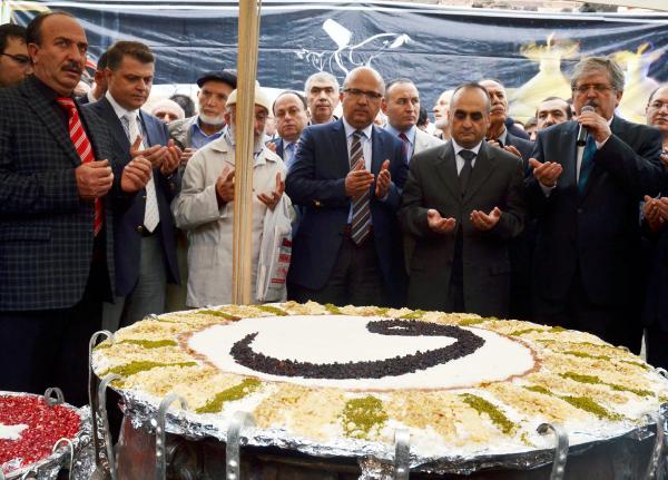 500 yıllık şifalı aşure geleneği sürdürülüyor