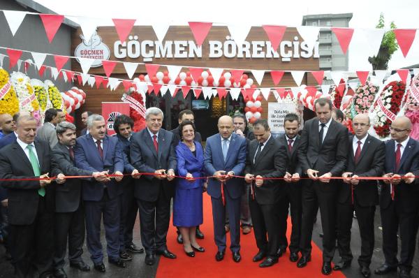 Bakan Işık, Göçmen Börekçisi üretim tesislerini açtı