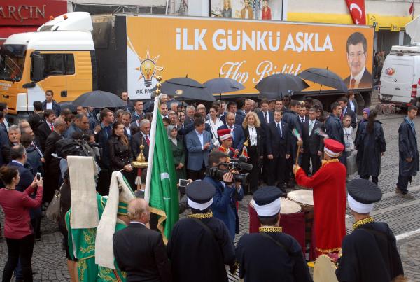Başbakan Davutoğlu; 'Bizde Hasan Tahsin bilinci var, hiç eğilmedik'