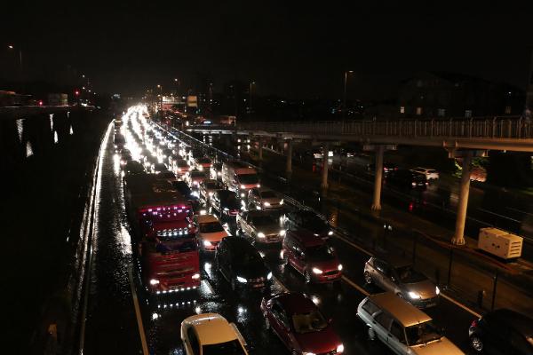 İSTANBUL'DA TRAFİK FELÇ