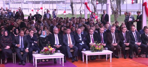 Eyüp'te yapımı tamamlanan 7 okulun açılışı törenle yapıldı