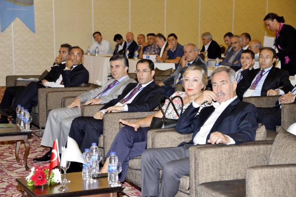 Eski bakan Ertuğrul Günay'dan turizmde siyasi manipülasyon iddiası