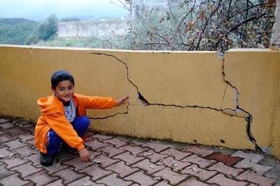 Kumluca'da evler heyelan nedeniyle boşaltıldı