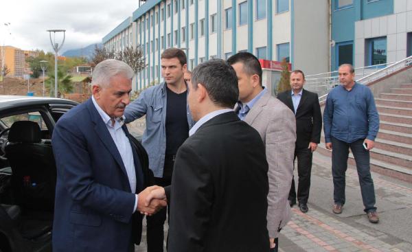 Binali Yıldırım'dan Pakdemirli'ye geçmiş olsun ziyareti