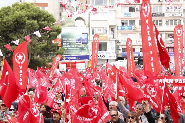 Vatan Partisi Genel Başkanı Doğu Perinçek, İzmir'de konuştu