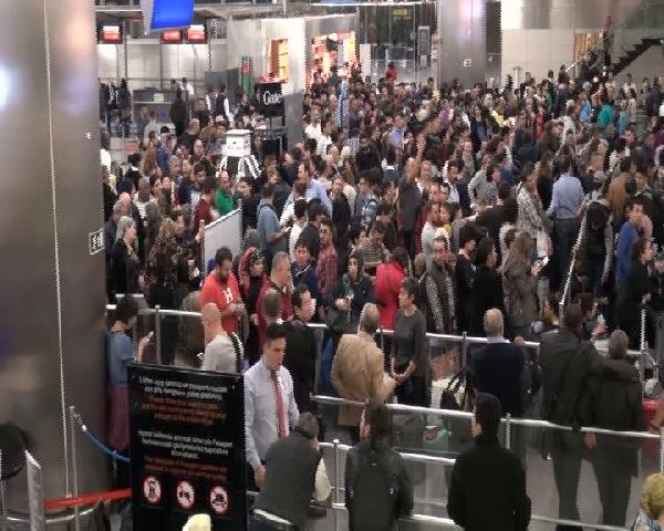Atatürk Havalimanı'nda Polnet çilesi