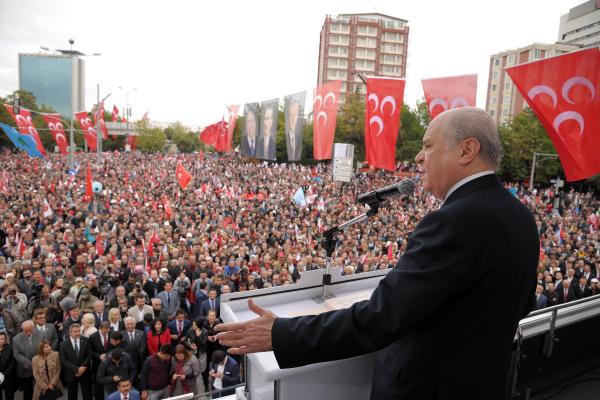 Bahçeli: Bombalar patlıyor ve bu AKP'ye yarıyorsa azmettiren bellidir