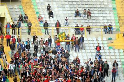 İzmir'de Altay- Diyarbakır maçında tribünde PKK gerginliği