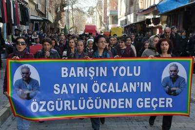 Adıyaman’da HDP ve DBP üyelerinden Öcalan için imza kampanyası