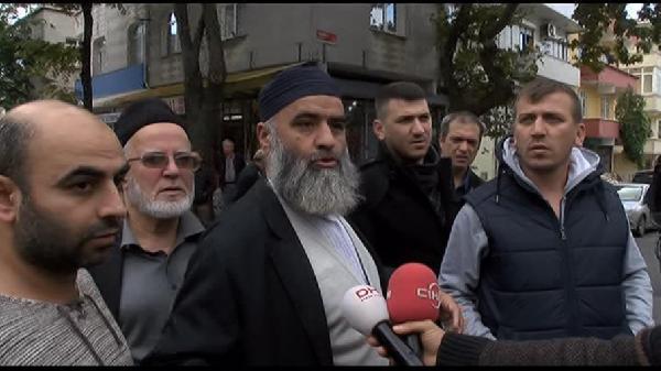 Kuyumcu soyguncuları kaçarken kaza yaptı: 1 soyguncu araçta sıkıştı, arkadaşı kaçtı