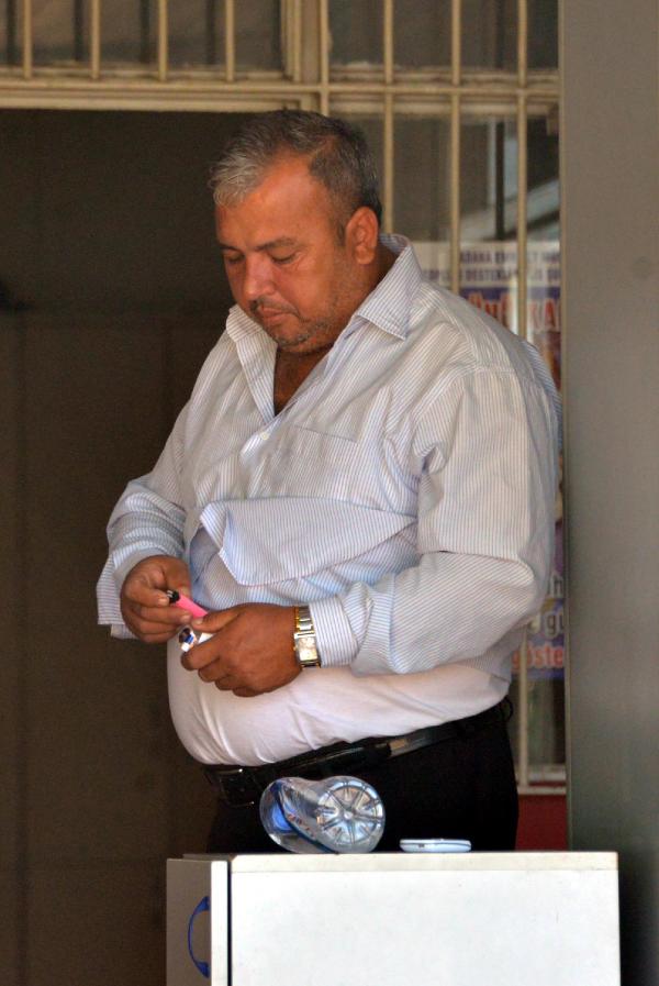 Kredisini yapılandıramayınca bankayı kundakladı