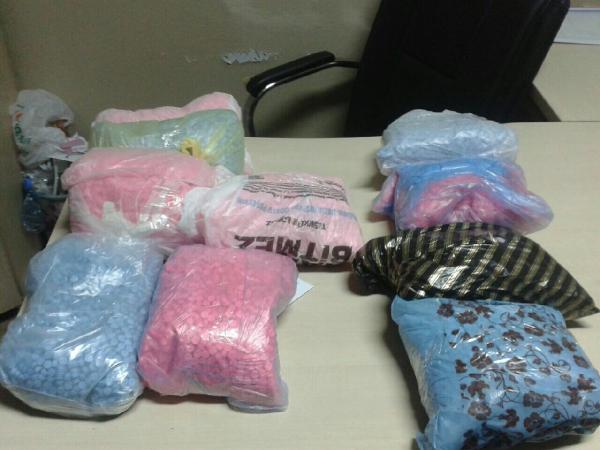 Yolcu otobüsünde uyuşturucu hapa 2 gözaltı