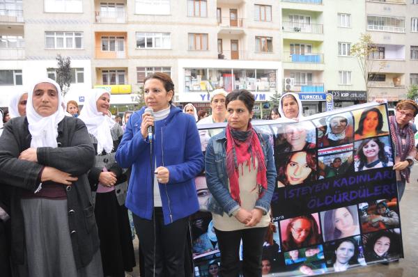 Hakkari'de kadınlardan barış çağrısı
