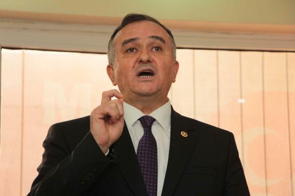Soma'da MHP'den 'tekme'li afiş