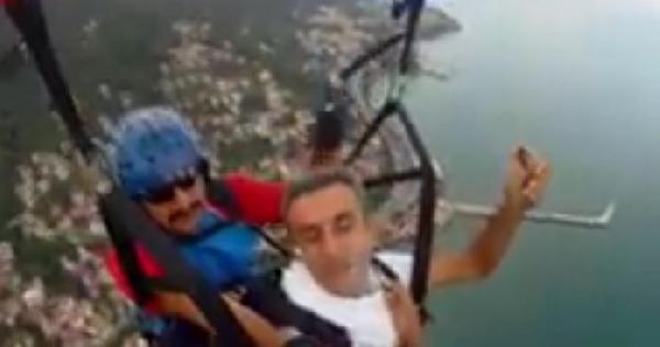 Ordu'da yamaç paraşütüyle uçarken sakal tıraşı oldu