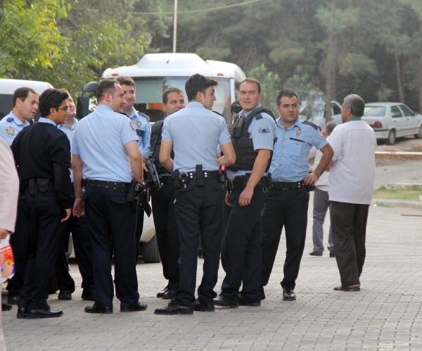 Polis eşinin tabancasıyla intihara kalkıştı