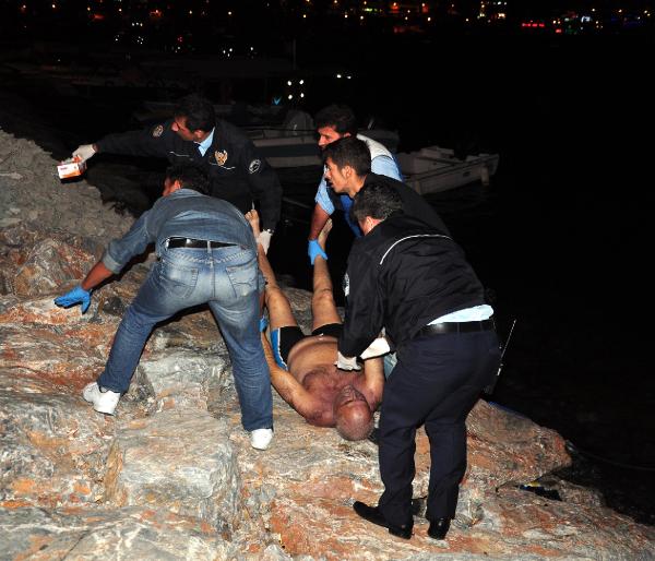 Alanya'da denizde erkek cesedi bulundu