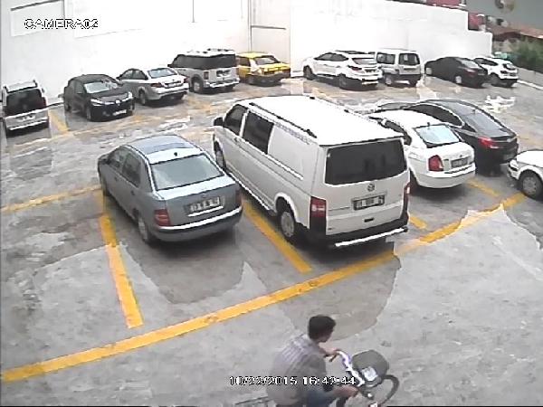 Otoparktaki bisikleti 10 saniyede çaldı