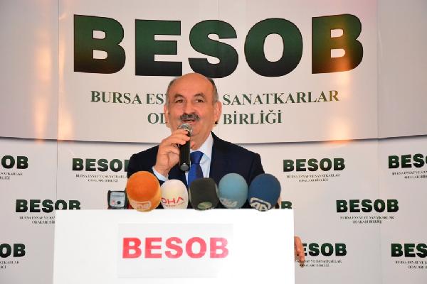 Müezzinoğlu: Dünya ile yarışan Türkiye laikliğe karşı odak olmaksa, odak olmaktan onur duyarım