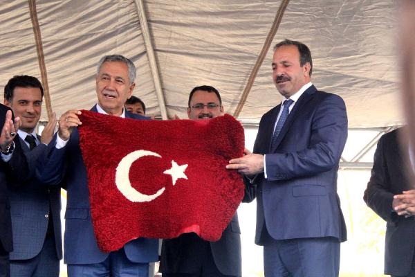 Arınç: Türkiye'nin AK Parti'ye ihtiyacı var (2)