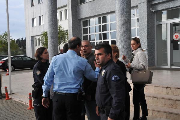 Kadın Cinayetlerini Durduracağız Platformu üyeleri, Boşanmış Mağdur Babalar Derneği başkanına saldırdı