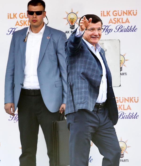Başbakan Davutoğlu'ndan Kılıçdaroğlu ve Bahçeli'ye rest; "Ne biliyorsanız söyleyin"