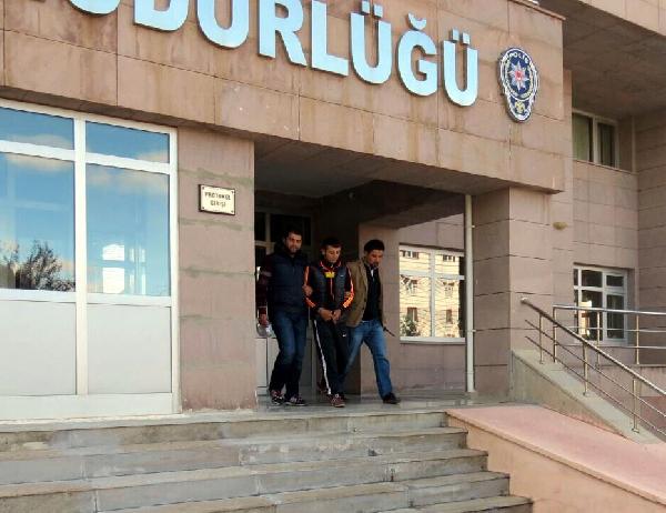 Cep telefonu gasp etti, güvenlik kamerası ile görüntülendi