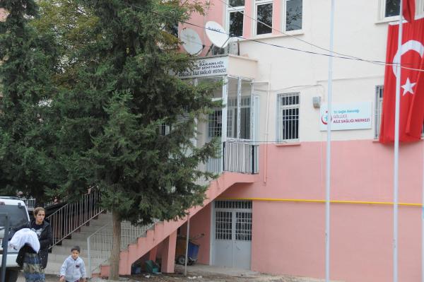 Doktor, tabancasını temizlerken kendini vurdu