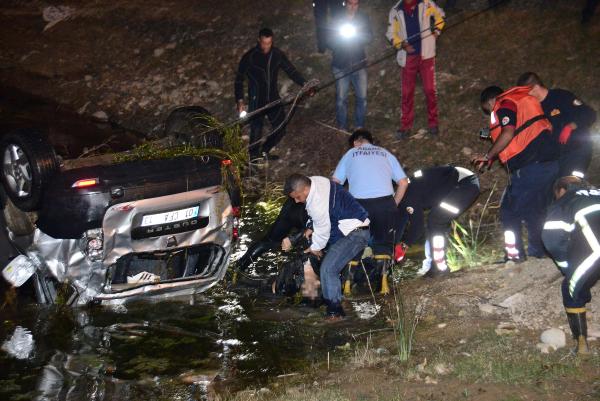 Adana'da otomobil göle uçtu: 2 ölü, 4 yaralı