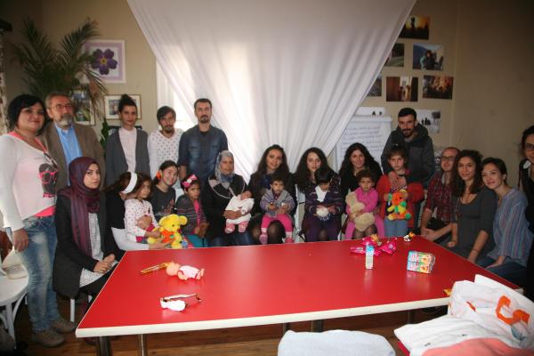 Suriyeli anne ve 6 çocuğu 'ölüm botundan' döndü